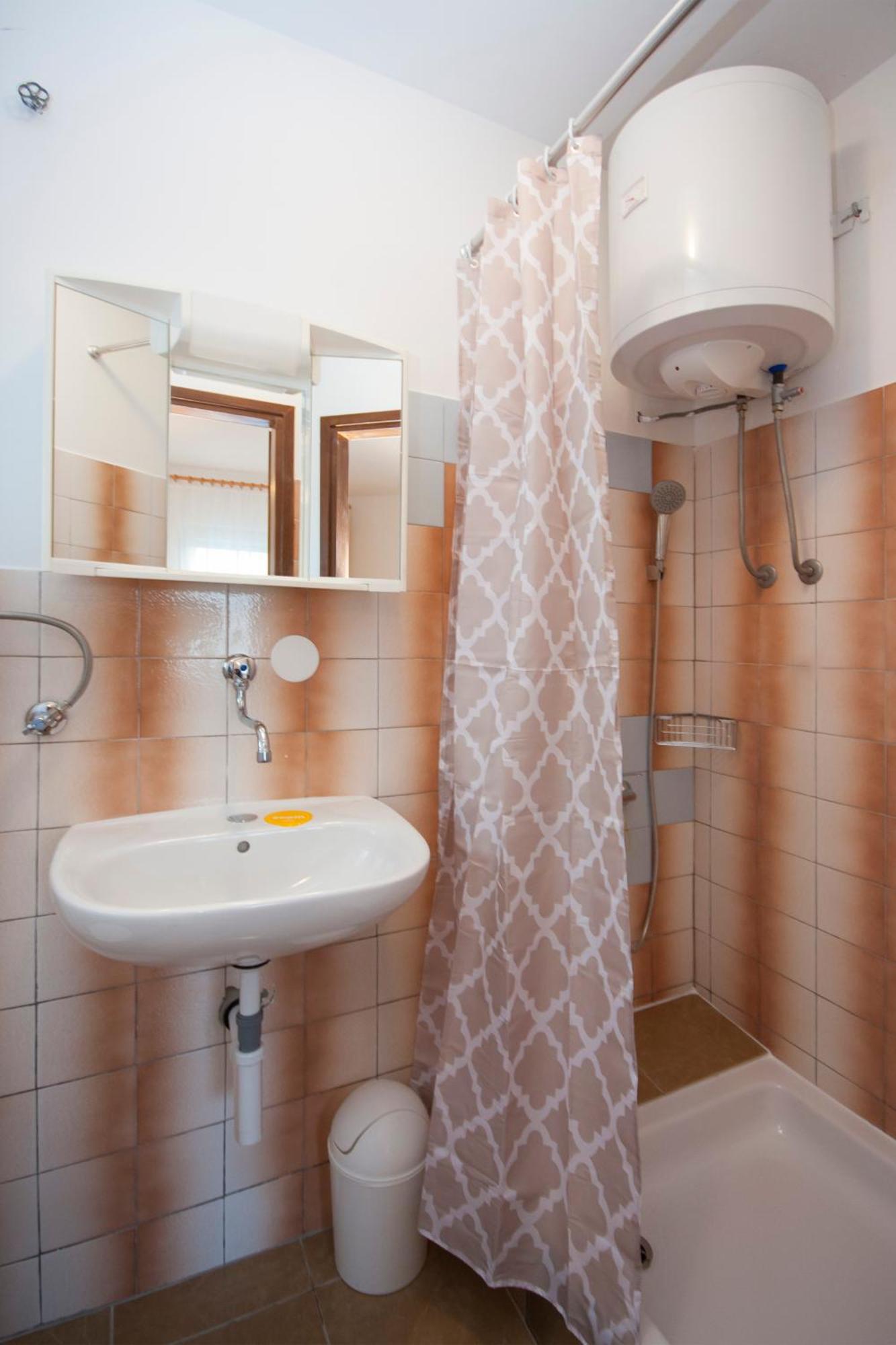 Apartment Petra Brodarica  Rom bilde